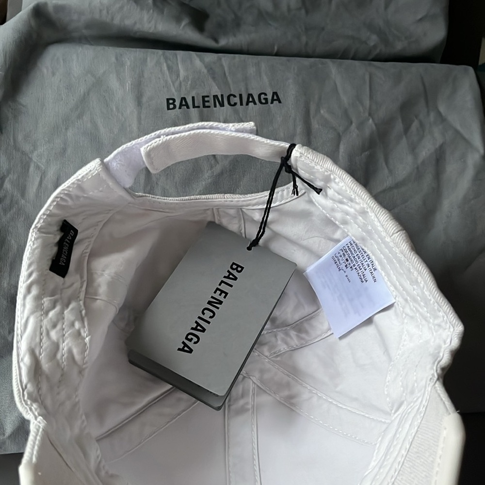 Balenciaga Political Stencil Cap in off white and black cotton drill medium NEW - Picture 9 of 10